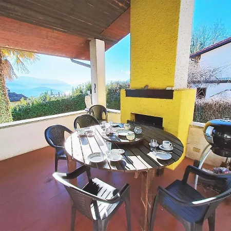 In Italy With Mountain Views Ferienhaus Agra